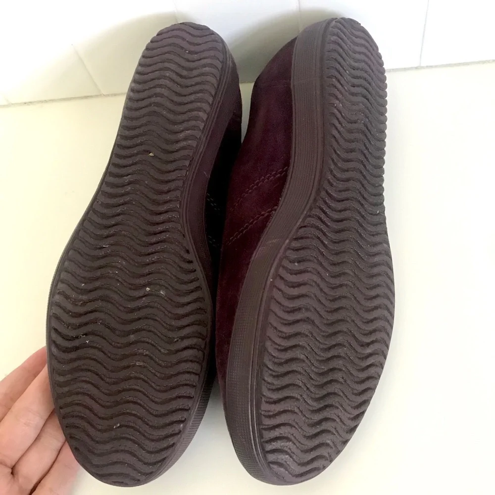 Vintage 70’s purple velvet lace up sneakers flats